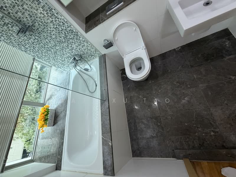 Livia Condominium For Sale at S$ 1,700,000 | PropertyGuru Singapore - Bathroom