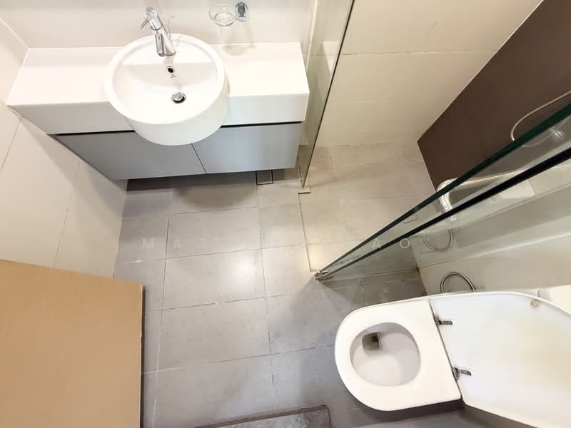 Livia Condominium For Sale at S$ 1,700,000 | PropertyGuru Singapore - Bathroom