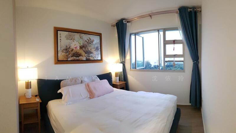 90A Telok Blangah Street 31 HDB Flat For Sale at S$ 1,180,000 | PropertyGuru Singapore - Master Bedroom