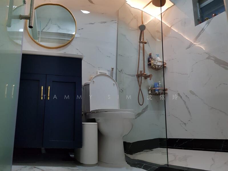 90A Telok Blangah Street 31 HDB Flat For Sale at S$ 1,180,000 | PropertyGuru Singapore - Bathroom