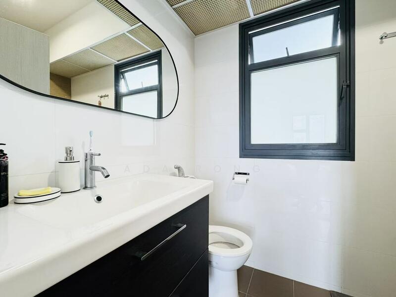 445A Clementi Avenue 3, 445A Clementi Avenue 3, 3 Bedrooms, 1,001 sqft, HDB Flat For Rent, by Ada Rong, 500052339 - Bathroom - PropertyGuru.com.sg