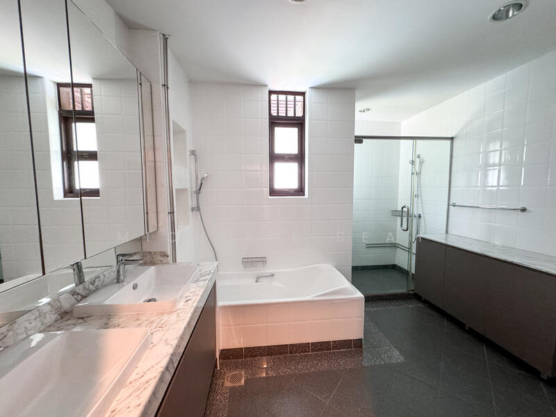 GCBA Cornwall Gardens, , 5 Bedrooms, 6,000 sqft, Good Class Bungalow For Rent, by Michelle Seah, 500052358 - Bathroom - PropertyGuru.com.sg