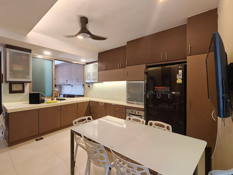 Lentor Grove Corner Terrace For Sale at S$ 7,600,000 | PropertyGuru Singapore - Kitchen