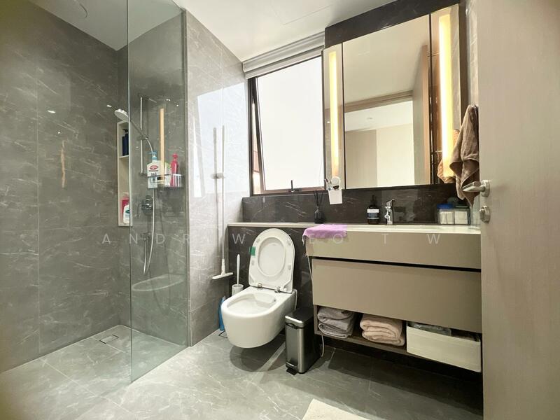 Dairy Farm Residences Condominium For Sale at S$ 1,750,000 | PropertyGuru Singapore - Bathroom