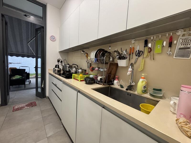 Victoria Park Villas Semi-Detached House For Sale at S$ 6,600,000 | PropertyGuru Singapore - Kitchen