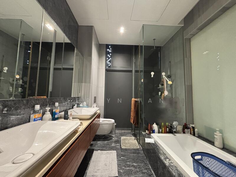 Victoria Park Villas Semi-Detached House For Sale at S$ 6,600,000 | PropertyGuru Singapore - Bathroom