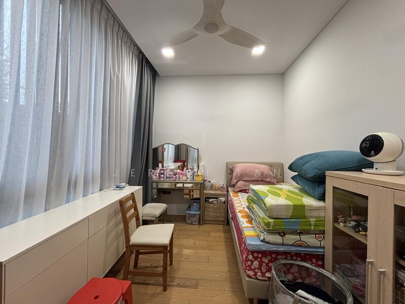 Victoria Park Villas Semi-Detached House For Sale at S$ 6,600,000 | PropertyGuru Singapore - Bedroom