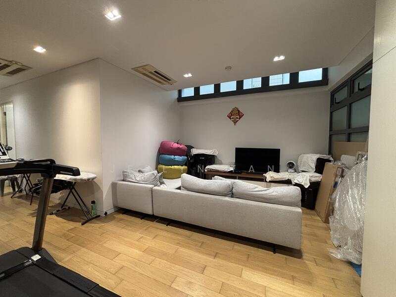 Victoria Park Villas Semi-Detached House For Sale at S$ 6,600,000 | PropertyGuru Singapore - Living Room