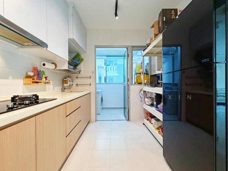 803B Keat Hong Close HDB Flat For Sale at S$ 628,000 | PropertyGuru Singapore - Kitchen