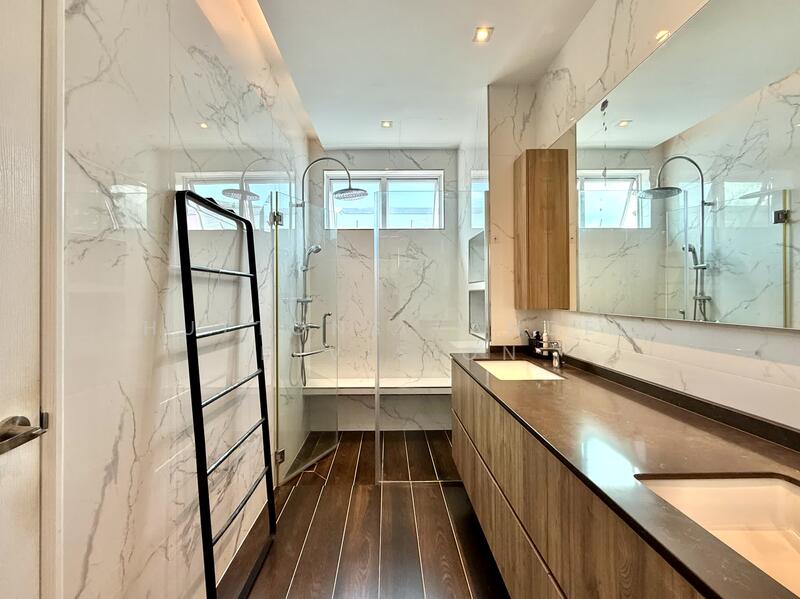 Charming 5+2 Room Corner Terrace near Tao Nan Sch & Marine Terrace MRT Corner Terrace For Sale at S$ 7,680,000 | PropertyGuru Singapore - Bathroom