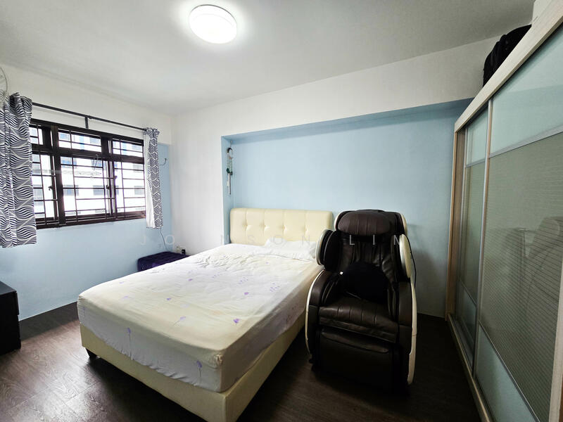 688A Choa Chu Kang Drive HDB Flat For Sale at S$ 599,000 | PropertyGuru Singapore - Bedroom