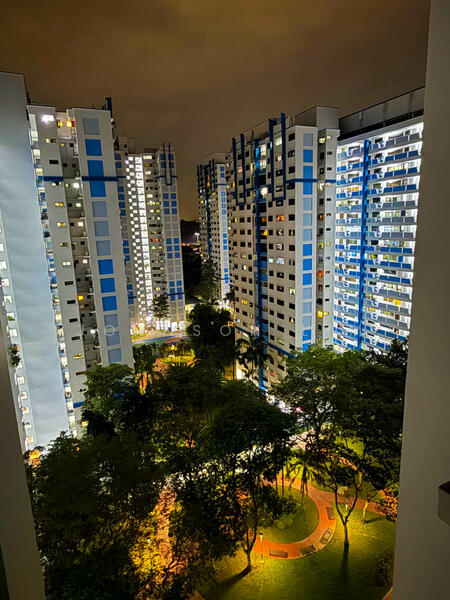 688A Choa Chu Kang Drive HDB Flat For Sale at S$ 599,000 | PropertyGuru Singapore - Exterior