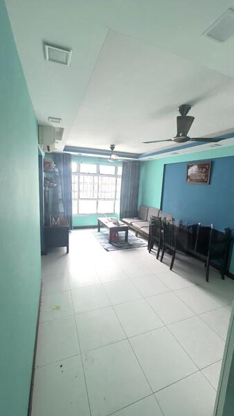 210A Punggol Place HDB Flat For Sale at S$ 590,000 | PropertyGuru Singapore - Living Room