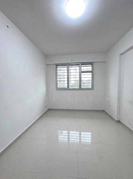 573A Woodlands Drive 16 HDB Flat For Sale at S$ 520,000 | PropertyGuru Singapore - Interior