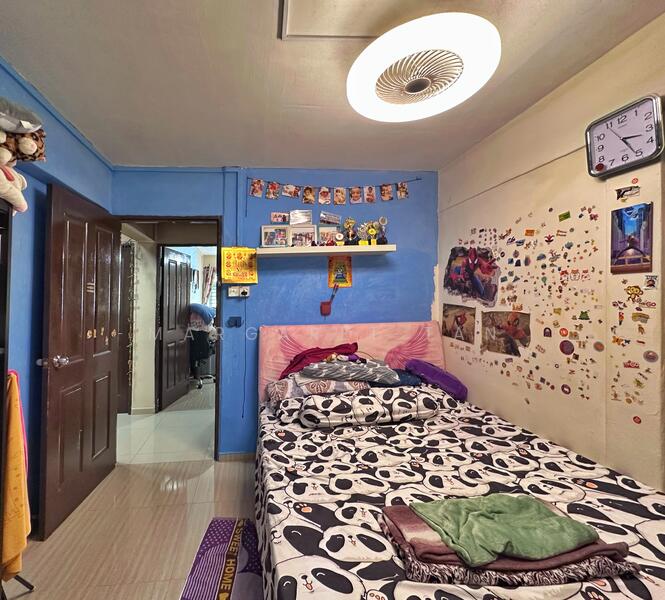 413 Ang Mo Kio Avenue 10 HDB Flat For Sale at S$ 550,000 | PropertyGuru Singapore