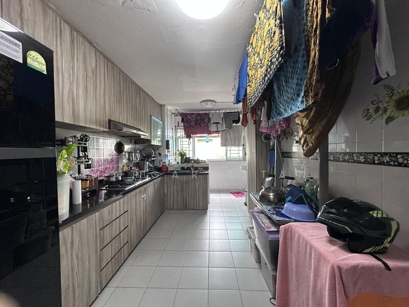 413 Ang Mo Kio Avenue 10 HDB Flat For Sale at S$ 550,000 | PropertyGuru Singapore