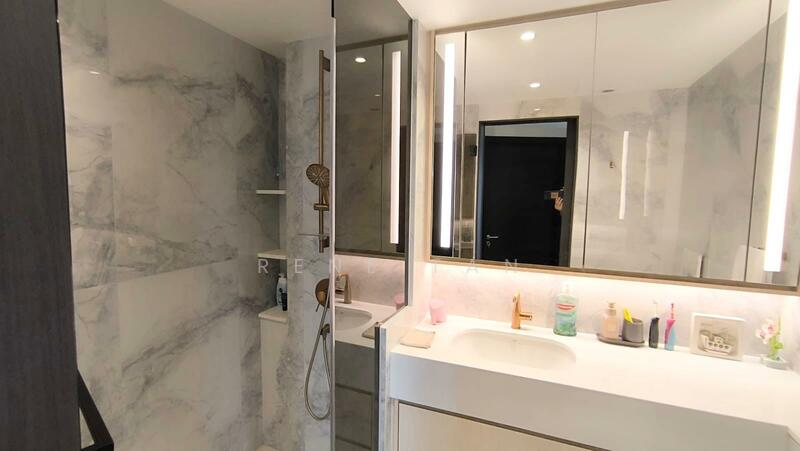 The Sail @ Marina Bay Condominium For Sale at S$ 3,550,000 | PropertyGuru Singapore - Bathroom