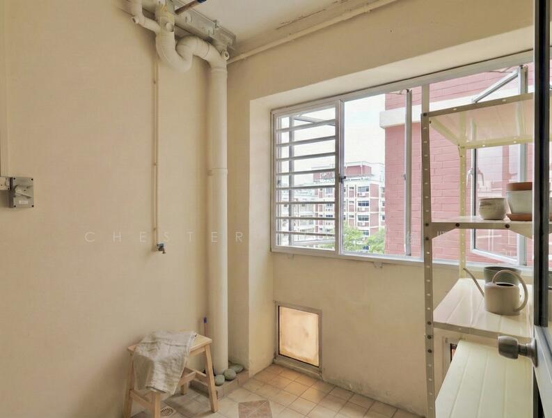 337 Tampines Street 32 HDB Flat For Sale at S$ 950,000 | PropertyGuru Singapore - Service yard