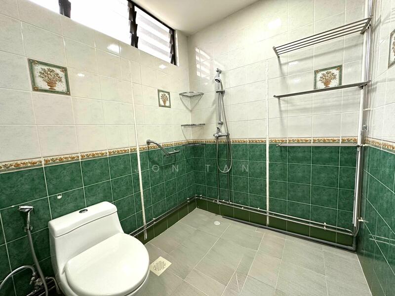 Sunshine Plaza, 10 Prinsep Link, Room Rental, 200 sqft, Apartment For Rent, by Jon Tan, 500052489 - Bathroom - PropertyGuru.com.sg