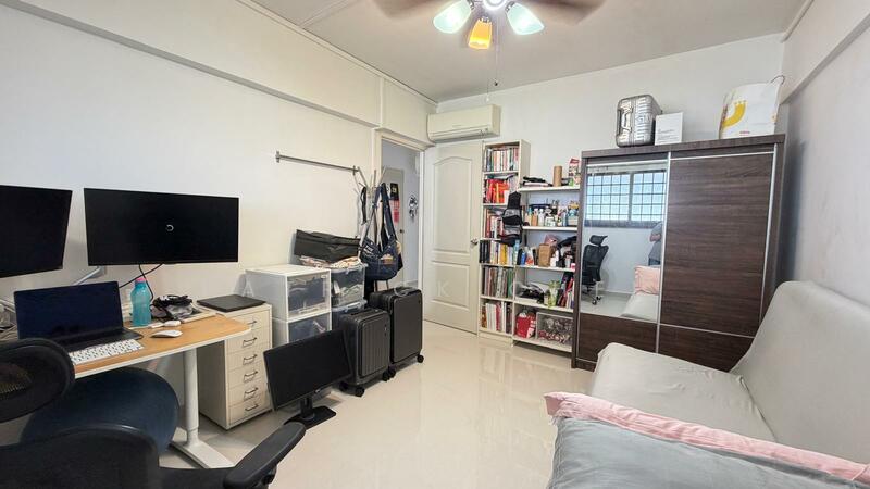 206 Bukit Batok Street 21 HDB Flat For Sale at S$ 428,000 | PropertyGuru Singapore - Study