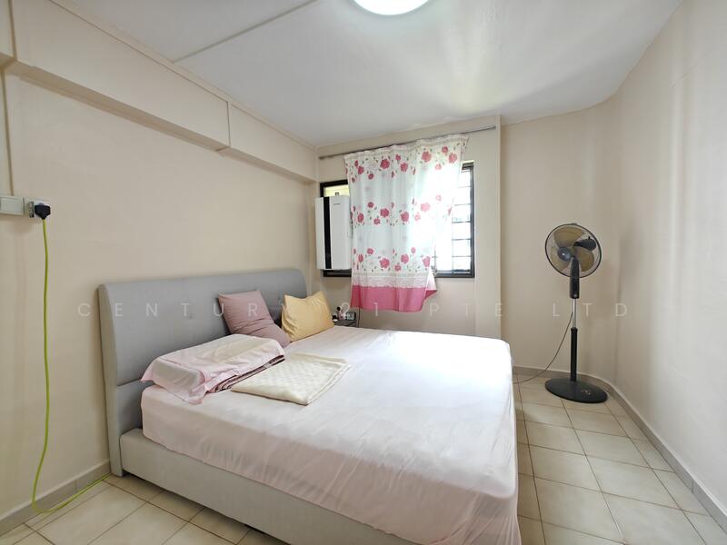 For Sale - 317 Hougang Avenue 7