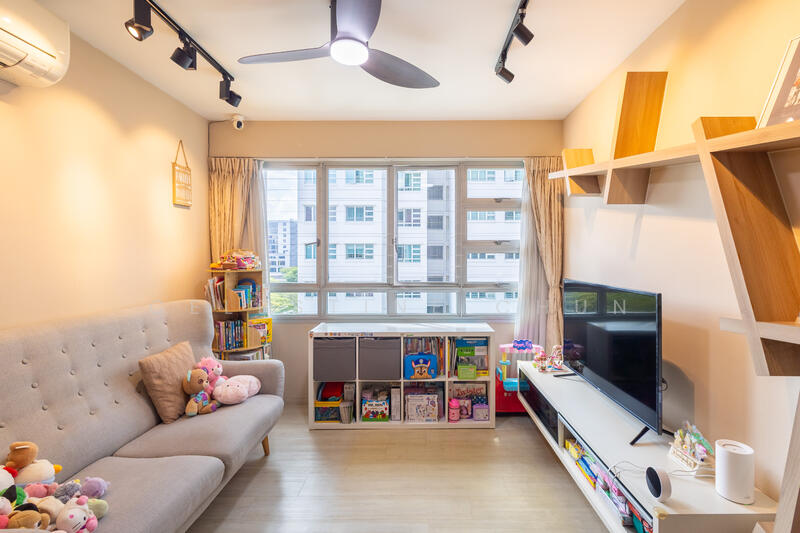 17B Circuit Road HDB Flat For Sale at S$ 990,000 | PropertyGuru Singapore - Living Room