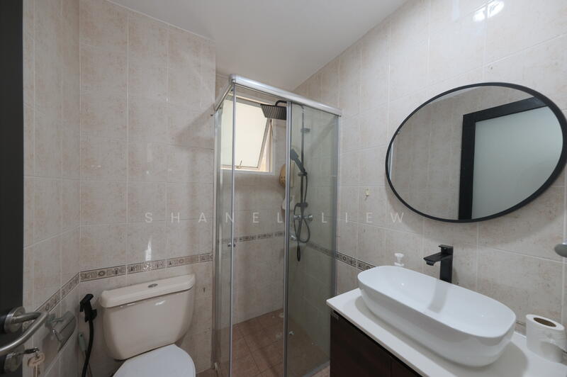 The Tropica, 51 Tampines Avenue 1, 2 Bedrooms, 990 sqft, Condominium For Rent, by Shanel Liew, 500052548 - Bathroom - PropertyGuru.com.sg