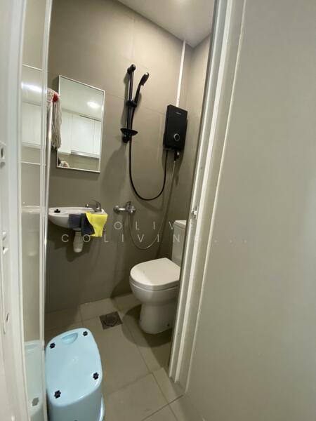 The Glades, 12 Bedok Rise, Room Rental, 120 sqft, Condominium For Rent, by Gwen Liu, 500052556 - Bathroom - PropertyGuru.com.sg