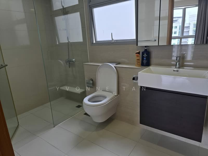 Prive, 39 Punggol Field, 3 Bedrooms, 1,055 sqft, Condominium For Rent, by Yvonne Tan, 500052573 - Bathroom - PropertyGuru.com.sg