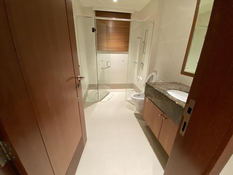 Cluny Park, Cluny Park, 5 Bedrooms, 7,736 sqft, Detached House For Rent, by Tina Lee, 500052592 - Bathroom - PropertyGuru.com.sg