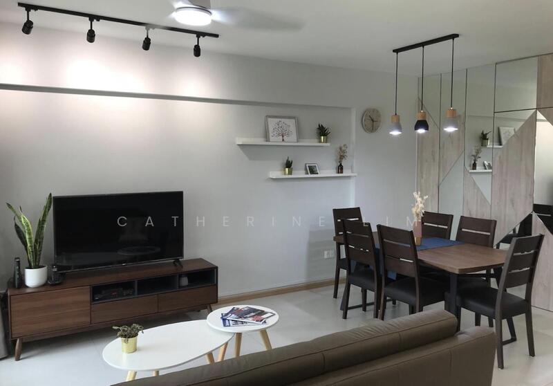 185 Bedok North Road HDB Flat For Sale at S$ 838,888 | PropertyGuru Singapore - Living Room