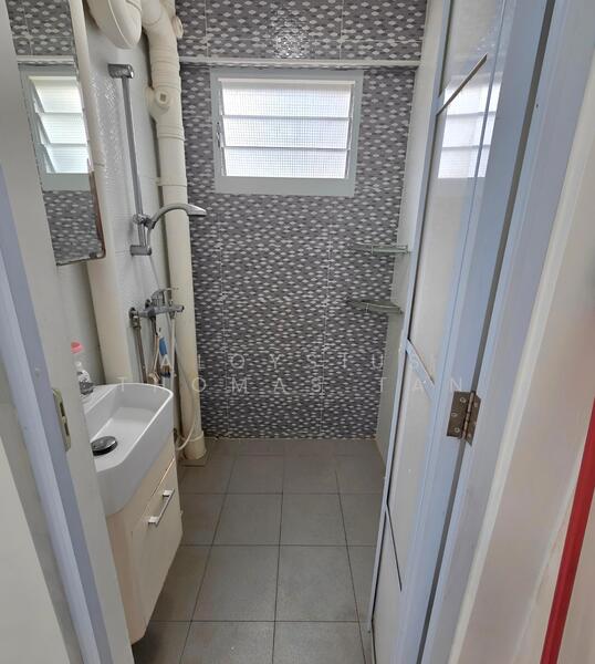 111 Lorong 1 Toa Payoh HDB Flat For Sale at S$ 418,000 | PropertyGuru Singapore