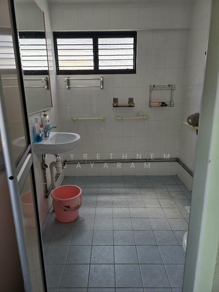 291 Yishun Street 22, 291 Yishun Street 22, Room Rental, 50 sqft, HDB Flat For Rent, by Jayrethnem Jayaram, 500052616 - Bathroom - PropertyGuru.com.sg