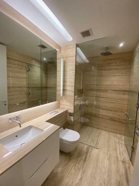 Lloyd SixtyFive, 65 Lloyd Road, 1 Bedroom, 872 sqft, Condominium For Rent, by Tina Lee, 500052625 - Bathroom - PropertyGuru.com.sg