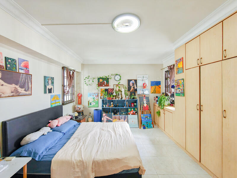 154 Gangsa Road HDB Flat For Sale at S$ 888,000 | PropertyGuru Singapore - Master Bedroom