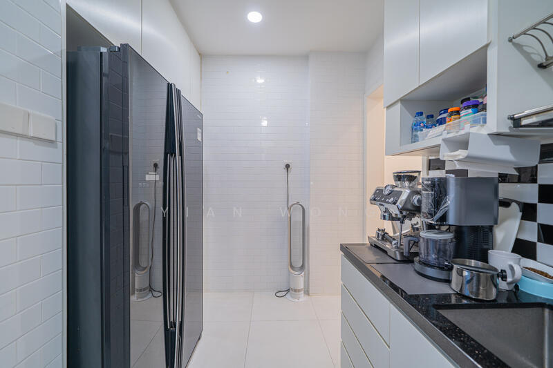 Hillview Heights Condominium For Sale at S$ 2,200,000 | PropertyGuru Singapore - Kitchen