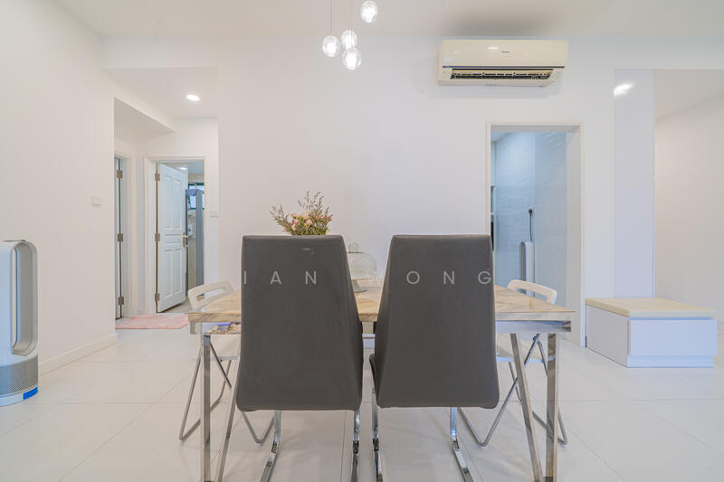 Hillview Heights Condominium For Sale at S$ 2,200,000 | PropertyGuru Singapore - Dining Room