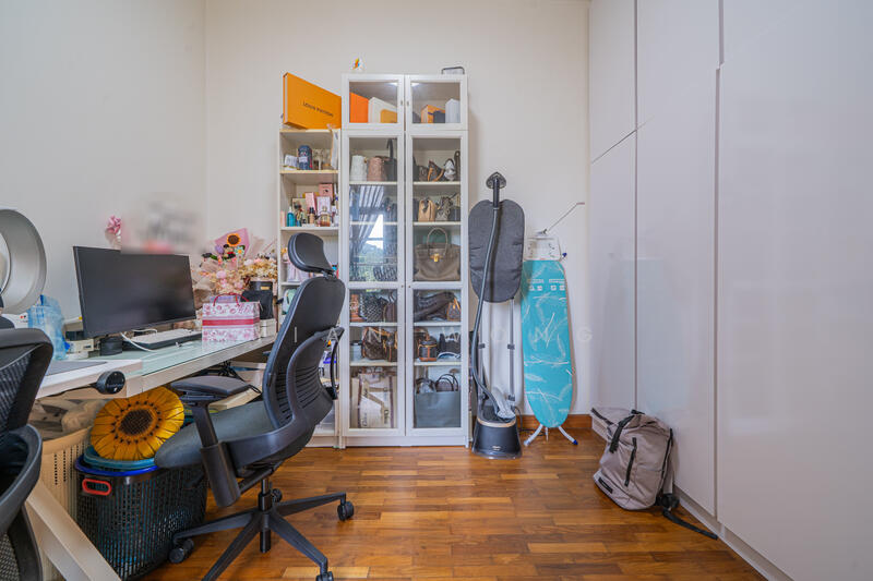 Hillview Heights Condominium For Sale at S$ 2,200,000 | PropertyGuru Singapore - Study