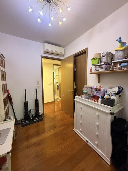 Kingsford Waterbay Condominium For Sale at S$ 1,950,000 | PropertyGuru Singapore