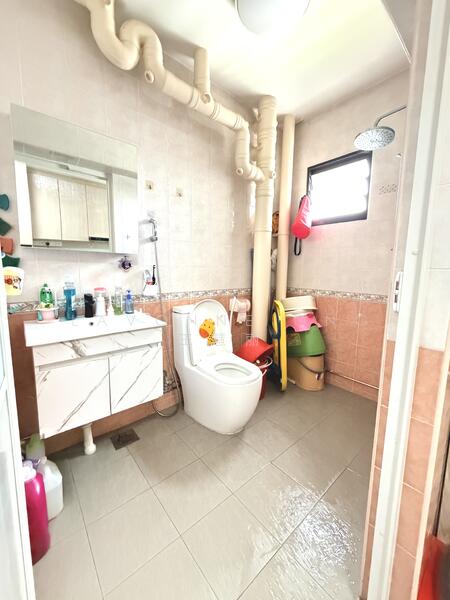 622 Senja Road HDB Flat For Sale at S$ 708,000 | PropertyGuru Singapore - Bathroom