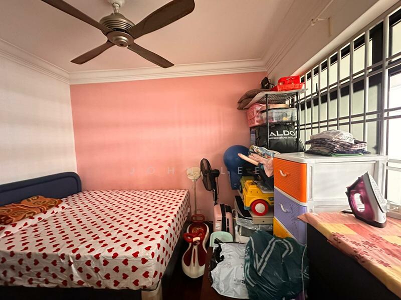 719 Woodlands Avenue 6 HDB Flat For Sale at S$ 680,000 | PropertyGuru Singapore - Bedroom