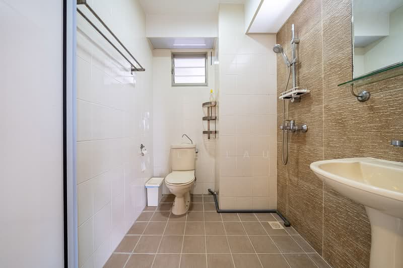 306D Punggol Drive, 306D Punggol Drive, 3 Bedrooms, 1,001 sqft, HDB Flat For Rent, by Adele Lau, 500052693 - Bathroom - PropertyGuru.com.sg