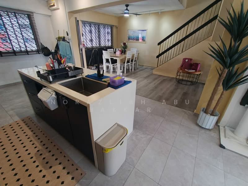 387 Yishun Ring Road HDB Flat For Sale at S$ 960,000 | PropertyGuru Singapore