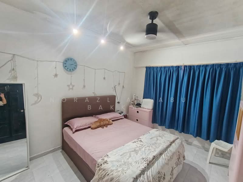 387 Yishun Ring Road HDB Flat For Sale at S$ 960,000 | PropertyGuru Singapore - Bedroom