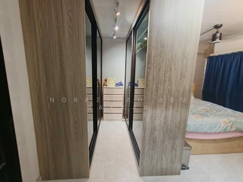 387 Yishun Ring Road HDB Flat For Sale at S$ 960,000 | PropertyGuru Singapore - Bedroom