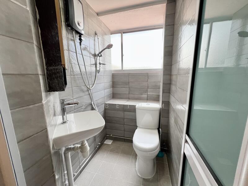 Cheap coliving rooms @ Tanjong Katong road, Tanjong Katong Road, Room Rental, 100 sqft, Shophouse For Rent, by Elizabeth Mok, 500052709 - Bathroom 1 - PropertyGuru.com.sg