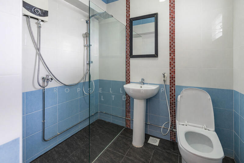 554 Woodlands Drive 53 HDB Flat For Sale at S$ 520,000 | PropertyGuru Singapore - Bathroom