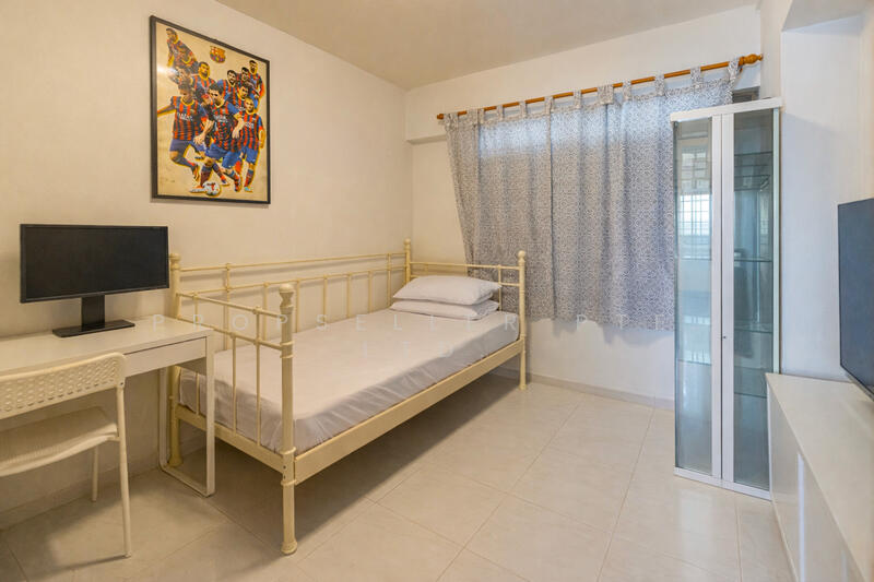 554 Woodlands Drive 53 HDB Flat For Sale at S$ 520,000 | PropertyGuru Singapore - Bedroom