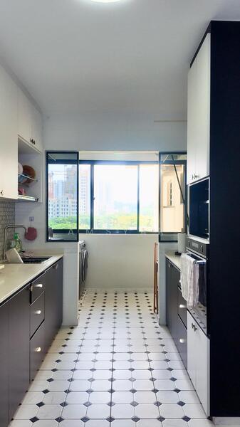 467B Bukit Batok West Avenue 9 HDB Flat For Sale at S$ 860,000 | PropertyGuru Singapore - Kitchen