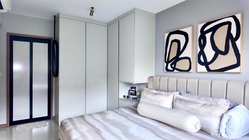 467B Bukit Batok West Avenue 9 HDB Flat For Sale at S$ 860,000 | PropertyGuru Singapore - Master Bedroom